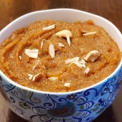 Cardamom Flavoured Suji Halwa A picture of Cardamom Flavoured Suji Halwa.