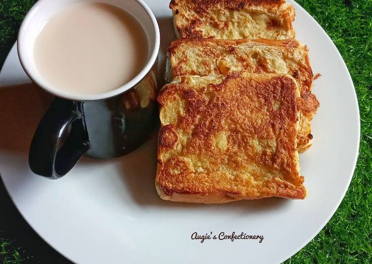 Steps to  Pan toast bread with clove infused milk