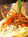 ผัดไทยกุ้งแม่น้ำ