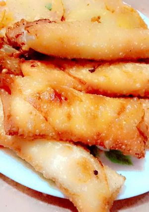 A picture of Chicken egg roll.