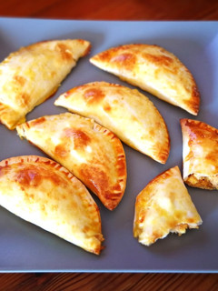 Una foto de Mini empanadillas con atún y huevo 🥟 🥟