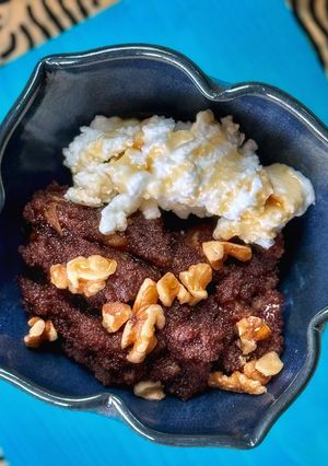 A picture of Teff Porridge with Dates and Honey.