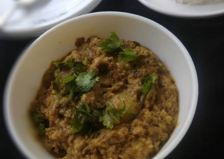 How to Prepare Homemade Achari baingan aalu ka bharta