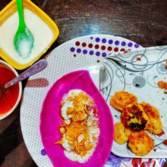 A picture of Aloo Tikki Chaat.