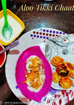 A picture of Aloo Tikki Chaat.
