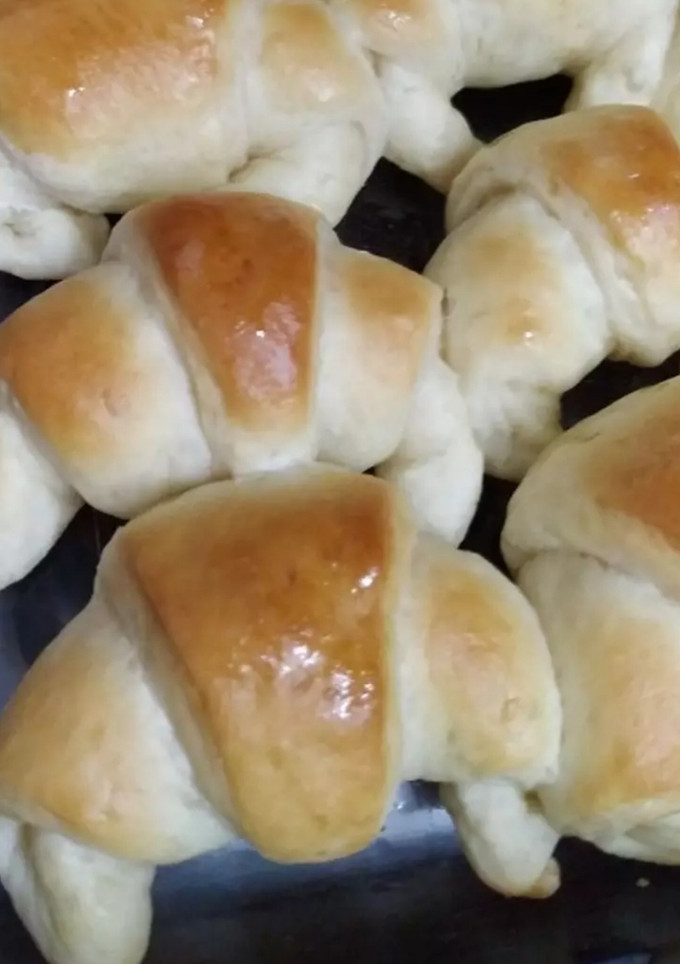 Una foto de Medialunas súper fáciles y deliciosas!🥐🥐