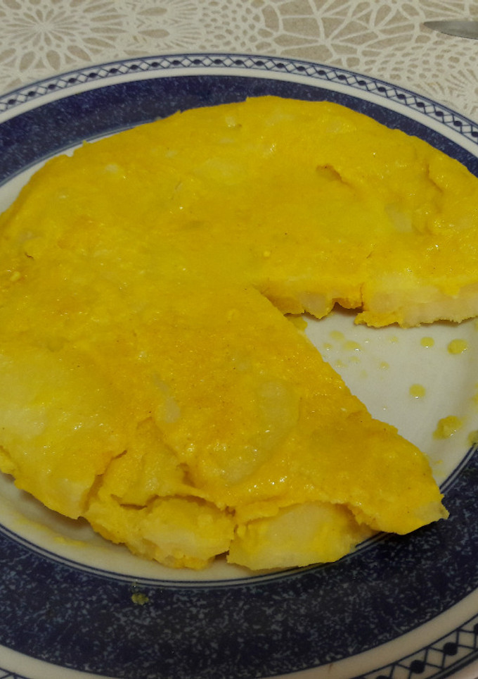 Una foto de 🇪🇸Tortilla "española" de mijo baja en grasa y vegana(versión con harina) 🍳