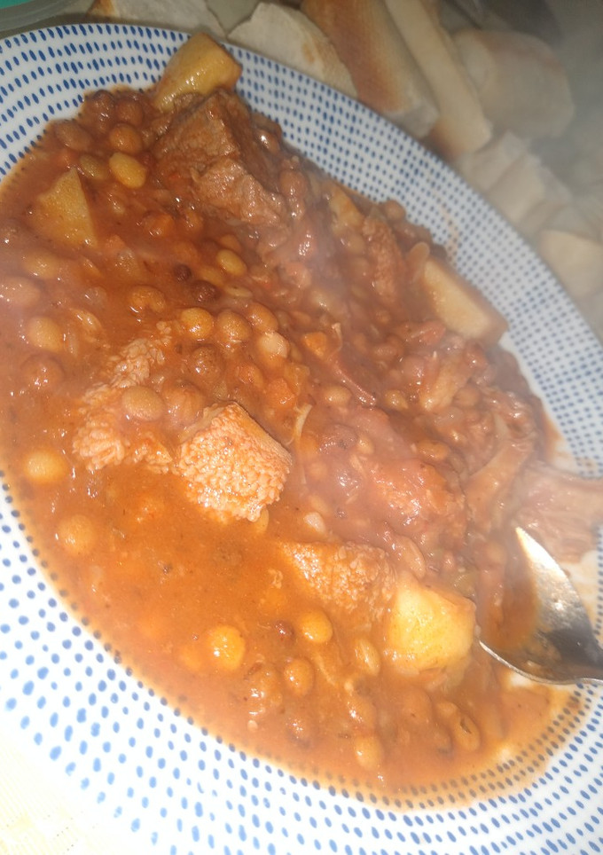 Una foto de Guiso de lentejas con mondongo 💣😍