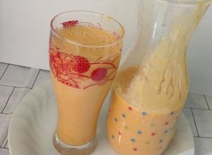 Una foto de Batido de Caqui con Yogur Natural!!