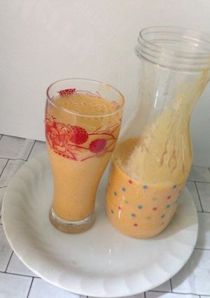 Una foto de Batido de Caqui con Yogur Natural!!