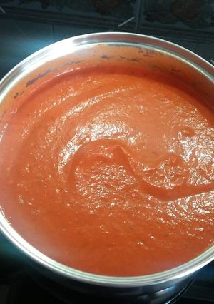 Una foto de Crema de tomates asados, pimiento rojo y ajos 💯