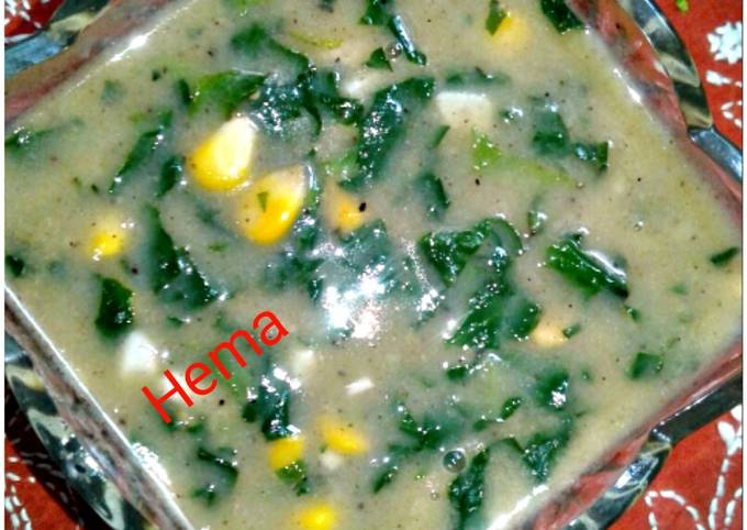 Creamy spinach corn soup