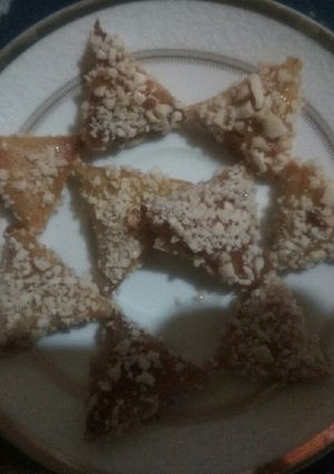 Une photo de Mini samoussa aux cacahuètes