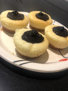 A picture of Mini Blueberry cheesecake.