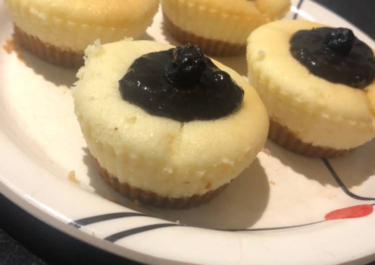 Recipe of Award-winning Mini Blueberry cheesecake