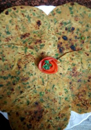 A picture of Spinach paratha.