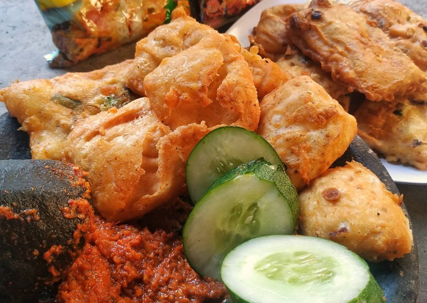 Tahu tempe kriuk sambal penyet