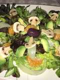 Ensalada con lechuga negra