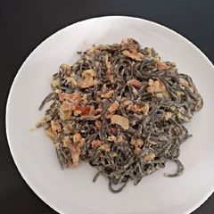 A picture of Black carbonara.