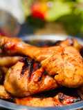 Pilons de Poulet Marinés aux Cinq Épices au Barbecue