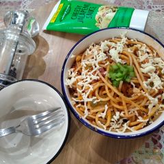A picture of Indian style tomato Spaghetti.
