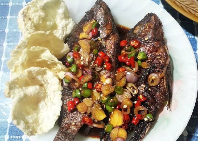 Resep IKAN GORENG SAMBAL KECAP - #MasakanRumah Oleh Putri Supangat ...