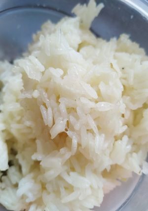 Una foto de Mis padres lo llaman arroz frito pero es arroz saborizado