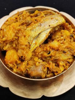 মাছের মাথা দিয়ে বাঁধাকপি (Macher matha diye bnadhakopi recipe in Bengali) রেসিপির প্রধান ছবি