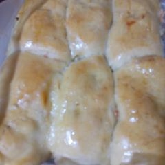 A picture of Chicken Dinner Rolls.