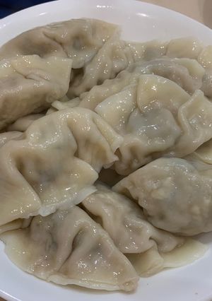 A picture of Peeled Chili Cabbage Pork Dumplings.