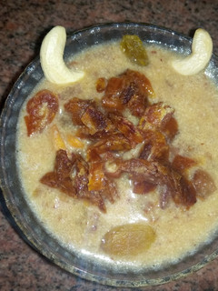 🥣🥣பேரீட்ச்சை பாயாசம் (Dates payasam recipe in tamil) செய்முறை முக்கிய புகைப்படம்