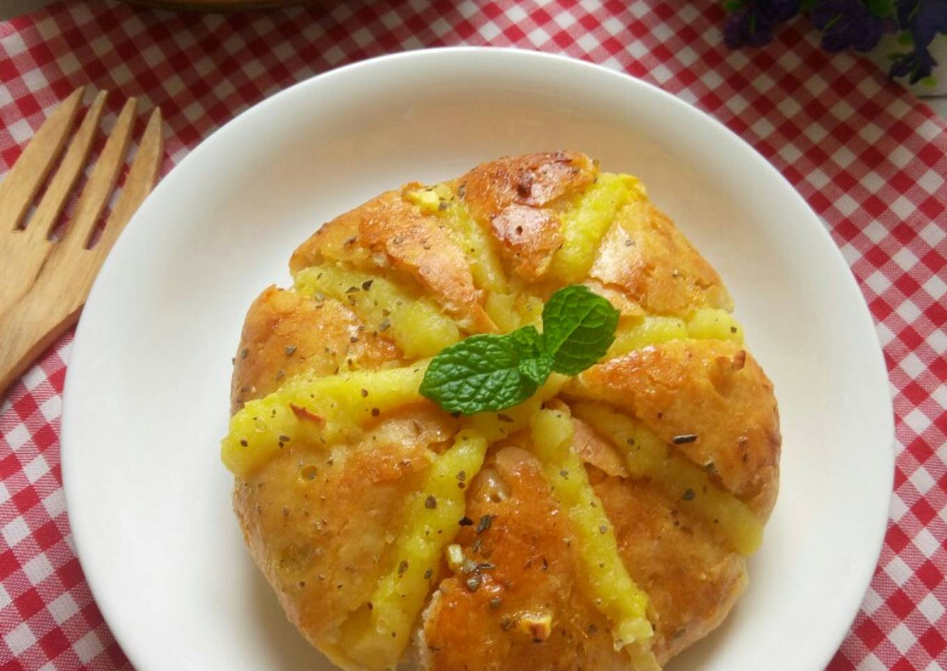 Korean Garlic Bread with Cheese Bechamel (No ulen,no mixer)