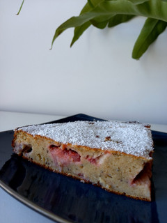 Una foto de Torta de ricota y frutillas