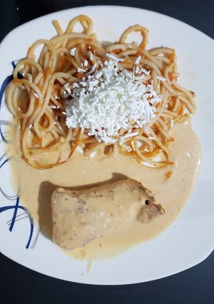 Una foto de Pechugas rellenas en salsa de chipotle