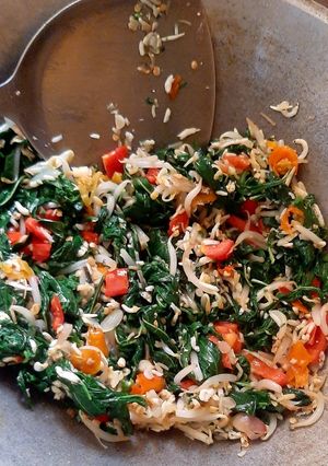 Foto resep Tumis daun singkong teri medan + toge 🌶
