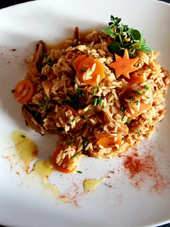 Una foto de Arroz con hongos Shitake