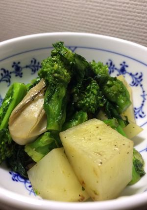 A picture of #12 fried field mustard, oyster and potato.