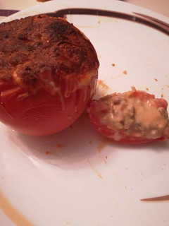 Foto principal de Tomate relleno de carne y nata