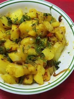 बटाट्याची भाजी (batadya chi bhaji recipe in marathi) रेसिपी चे मुख्य फोटो