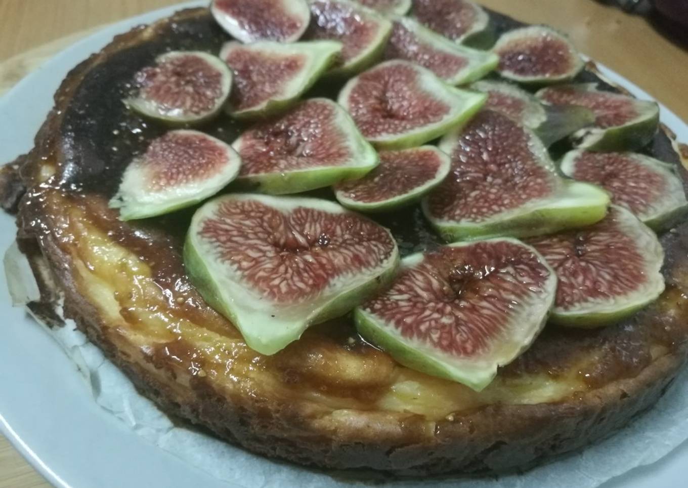 Tarta de queso con mermelada de higos