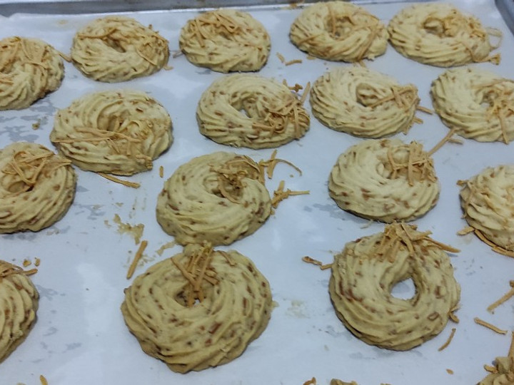 Langkah Mudah untuk Menyiapkan Semprit/Sagu Keju yang Enak