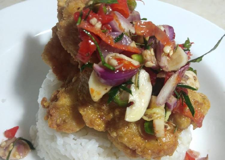 Crispy Chicken Fillet dengan Sambal Matah