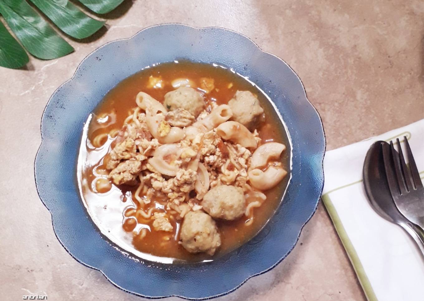 Mie nyemek makaroni