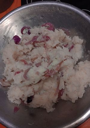 Una foto de Puré de coliflor y cebolla morada