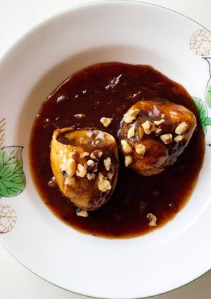 Hình của món Hột vịt lộn xào me.