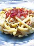 Bigoli con crema di gorgonzola, noci e speck croccante