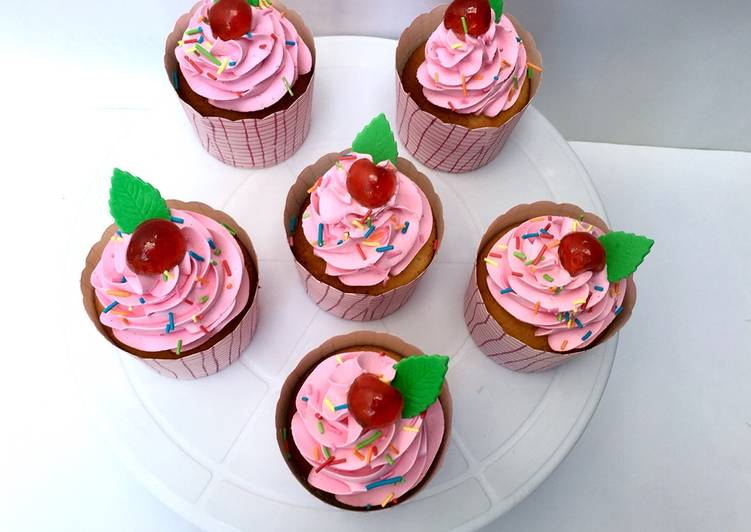 Recipe of Speedy Vanilla Cupcakes /Vanilla Chocolate Chip Cupcakes #Cupcake Contest