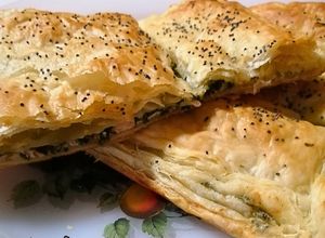 Foto di Sfoglia ripiena di robiola, rucola e salmone affumicato