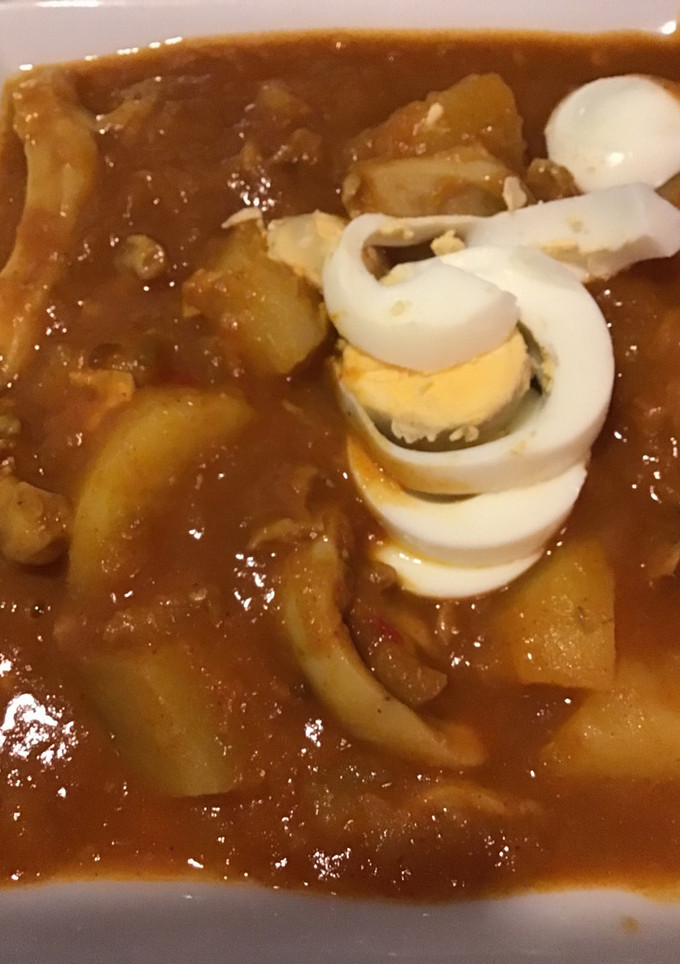 Una foto de Guiso de sepia con patatas Thermomix