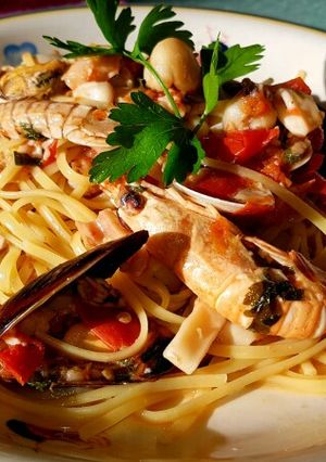 A picture of Linguine allo Scoglio.